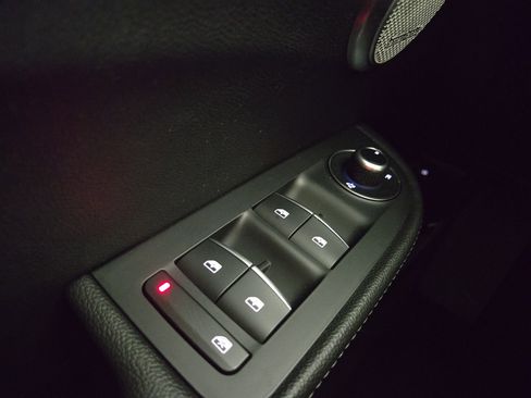 Used 2020 Alfa Romeo Giulia Ti w/ Nero Edizione image 27