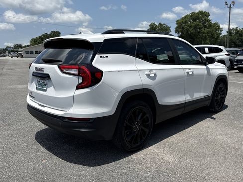 Used 2023 GMC Terrain SLE w/ Driver Convenience Package FWD image 5