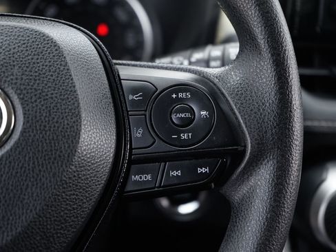Used 2020 Toyota RAV4 XLE AWD/4WD image 23