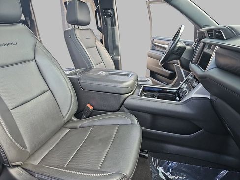Used 2021 GMC Yukon XL Denali AWD/4WD image 13