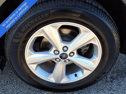 Used 2019 Ford Edge SE image 10