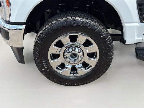 Used 2023 Ford F250 Lariat w/ Chrome Package AWD/4WD image 32
