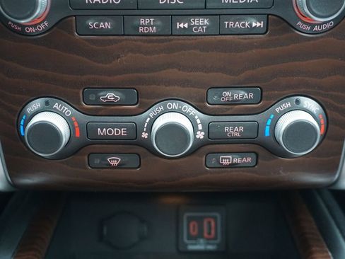 Used 2019 Nissan Pathfinder Platinum image 13