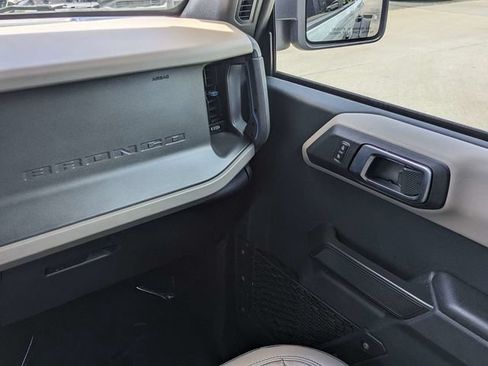 Used 2024 Ford Bronco Wildtrak AWD/4WD image 18
