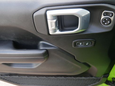 Used 2021 Jeep Wrangler Unlimited Sport image 18