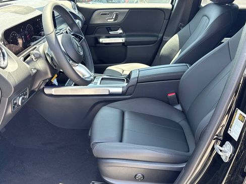 Used 2025 Mercedes-Benz GLB 250 image 15