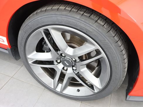 Used 2011 Ford Mustang Shelby GT500 RWD image 3