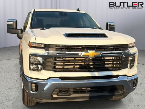 Used 2025 Chevrolet Silverado 2500 LT w/ Convenience Package AWD/4WD image 5
