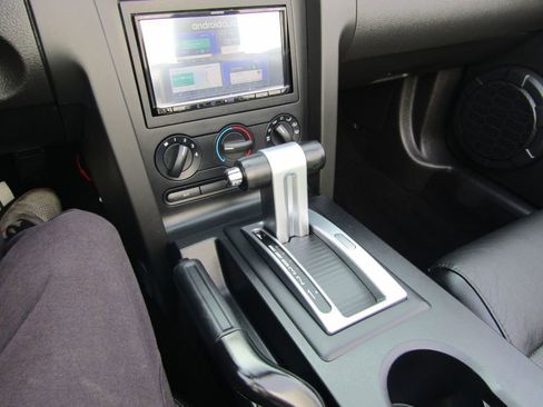 Used 2006 Ford Mustang GT Premium image 18