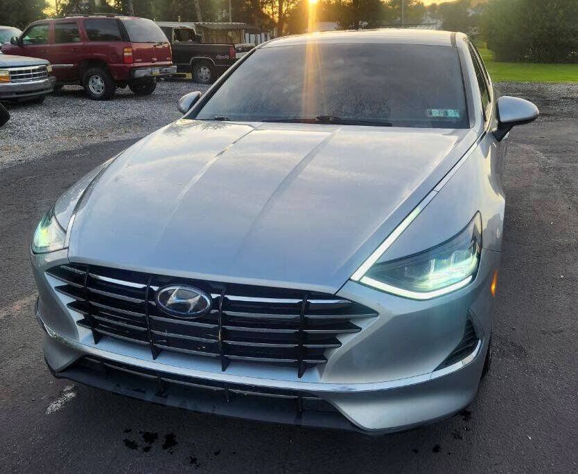 Used 2021 Hyundai Sonata SE FWD image 2