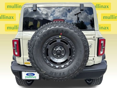 New 2025 Ford Bronco Badlands image 14