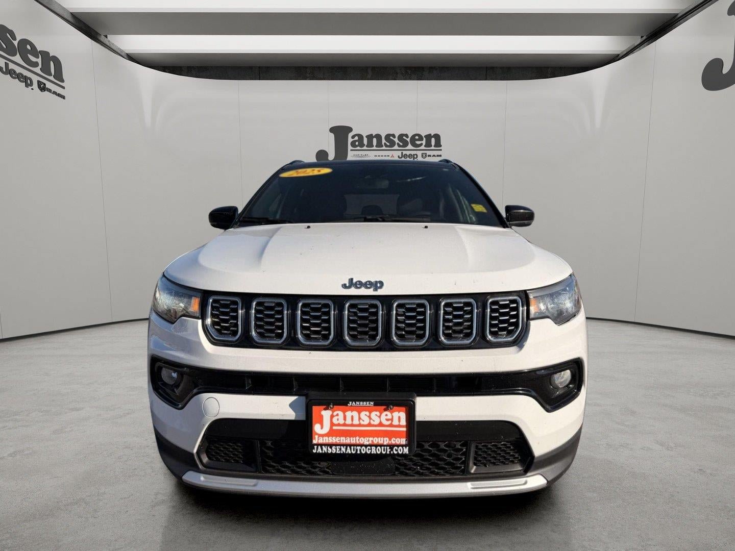 Used 2025 Jeep Compass Limited AWD/4WD image 7