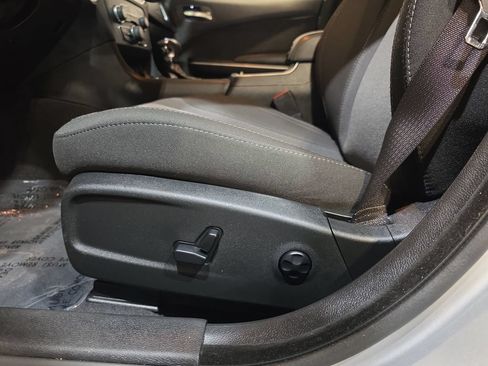 Used 2020 Dodge Charger SXT RWD image 14