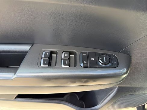 Used 2017 Kia Sportage LX w/ LX Popular Package image 22