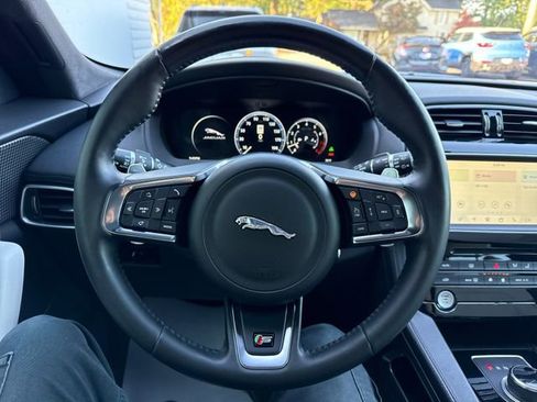 Used 2017 Jaguar F-PACE First Edition AWD/4WD image 19