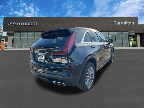 Used 2025 Cadillac XT4 Premium Luxury image 5