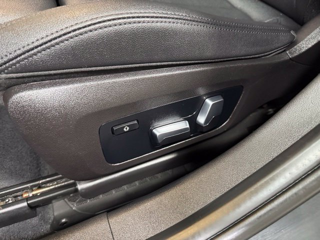 Used 2020 BMW 330i xDrive Sedan w/ Driving Assistance Package AWD/4WD image 24