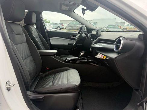 New 2026 Chevrolet Trax LT FWD image 3