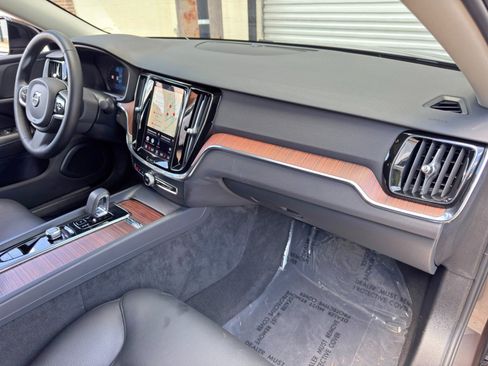 Used 2024 Volvo S60 B5 Plus w/ Climate Package FWD image 13