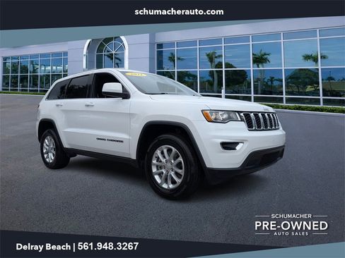 Used 2021 Jeep Grand Cherokee Laredo image 1