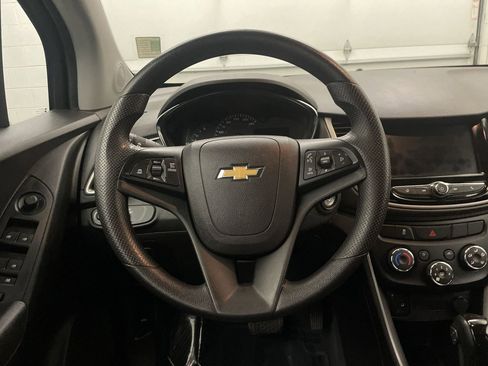 Used 2020 Chevrolet Trax LS w/ Tint and Cruise Package image 5