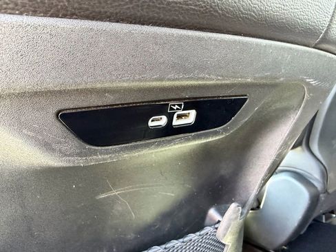 Used 2021 Chrysler Pacifica Touring-L w/ Premium & Safety Sphere Group FWD image 30