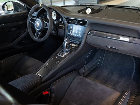 Certified 2018 Porsche 911 GT2 RS RWD image 11