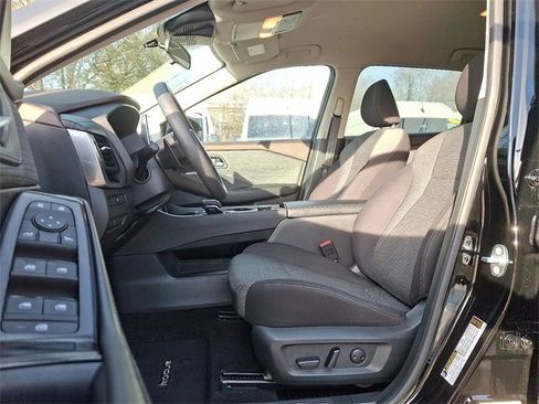 Used 2023 Nissan Rogue SV image 13