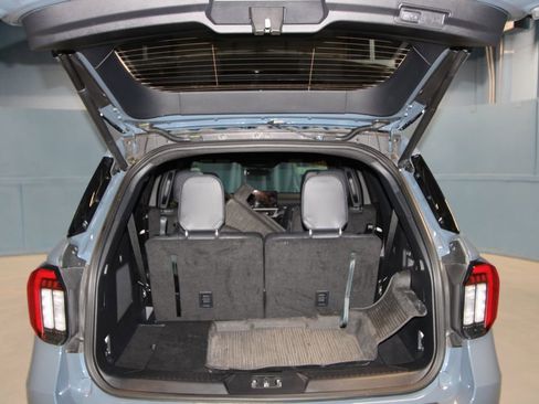 Used 2025 Ford Explorer ST-Line image 38