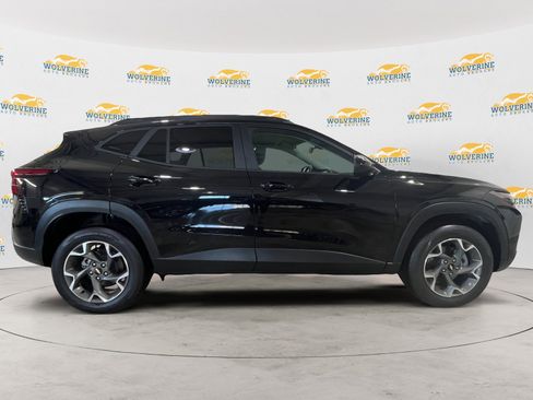 Used 2024 Chevrolet Trax LT w/ Driver Confidence Package image 6