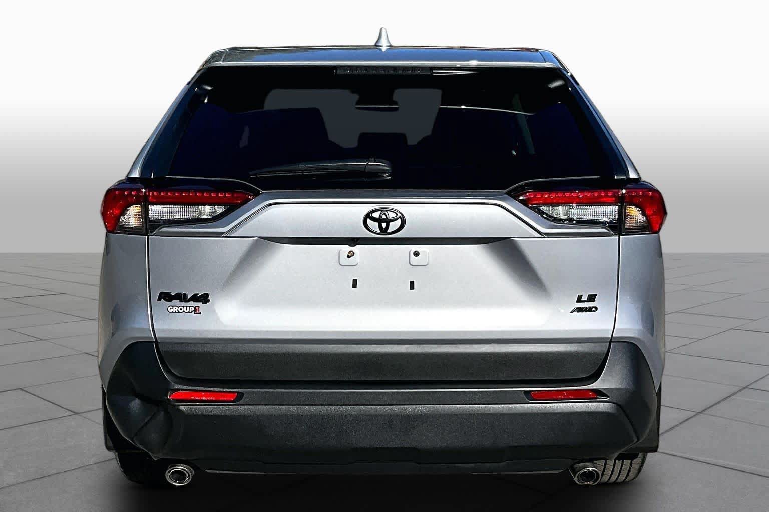 Certified 2025 Toyota RAV4 LE AWD/4WD image 5