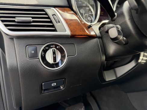 Used 2014 Mercedes-Benz GL 450 4MATIC image 35