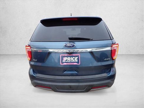 Used 2019 Ford Explorer XLT w/ Equipment Group 202A image 3