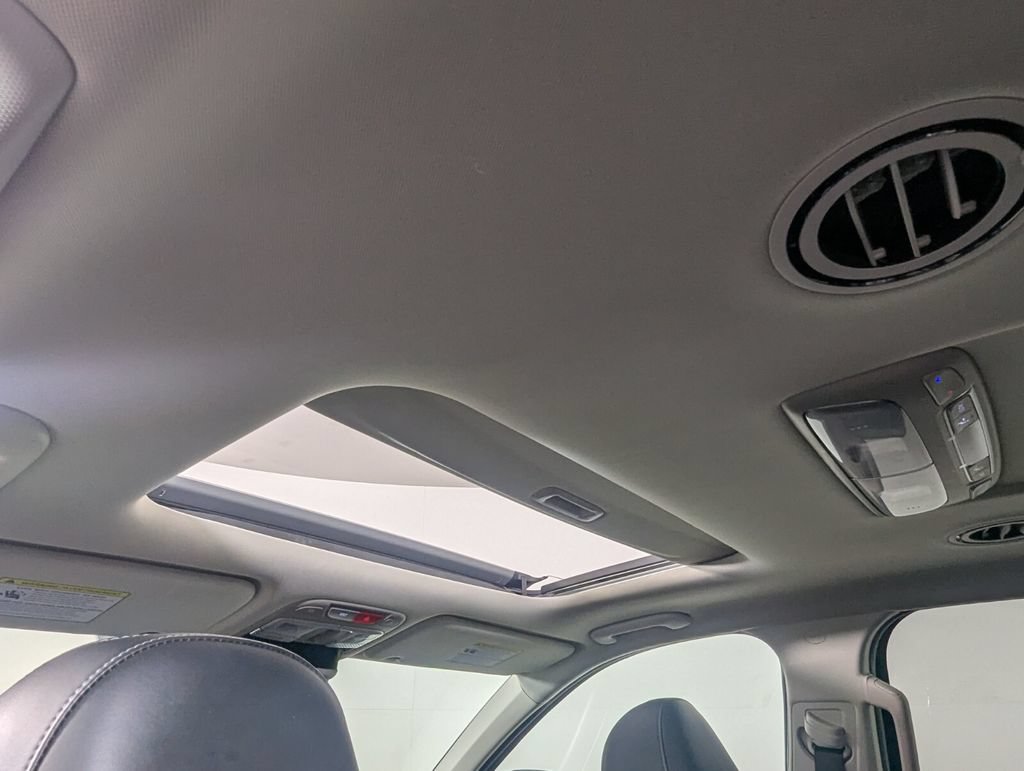 Used 2024 Kia Telluride S w/ S Sunroof Package FWD image 25