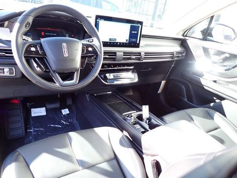 New 2026 Lincoln Corsair Premiere image 17