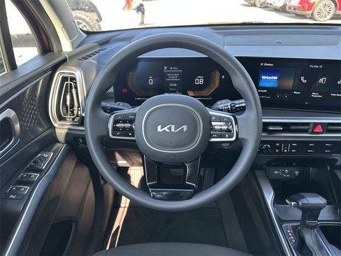 Used 2025 Kia Sorento LX image 14