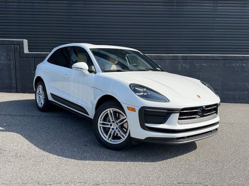 Certified 2026 Porsche Macan image 12