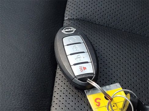 Used 2024 Nissan Titan PRO-4X w/ Pro-4x Convenience Package image 25