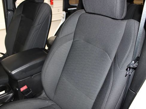 Used 2020 Jeep Wrangler Unlimited Sport S image 13