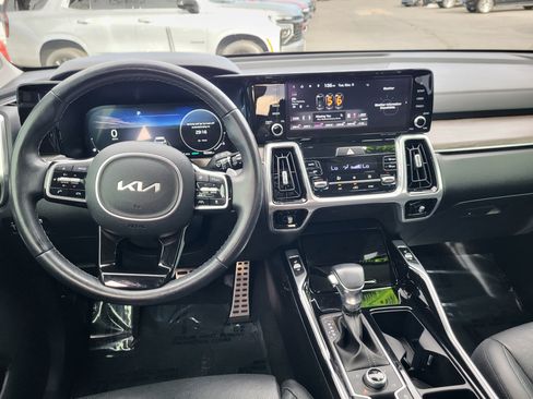 Used 2022 Kia Sorento SX Prestige image 16