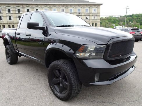 Used 2017 RAM 1500 Express w/ Black Ram 1500 Express Group AWD/4WD image 4