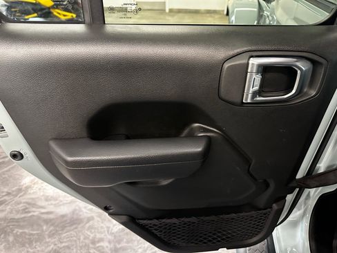 Used 2024 Jeep Wrangler Unlimited w/ Convenience Group image 15