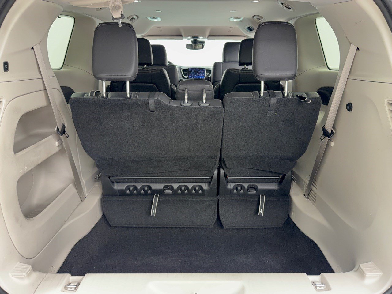 Used 2022 Chrysler Pacifica Touring-L FWD image 28