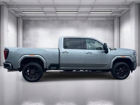 Used 2024 GMC Sierra 2500 AT4 w/ Technology Package AWD/4WD image 2