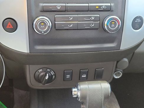 Used 2011 Nissan Frontier SV image 25