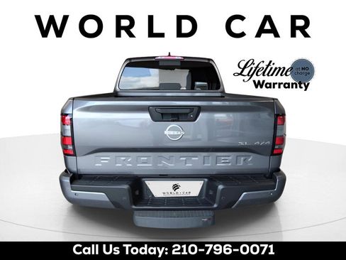 Used 2025 Nissan Frontier SL image 6