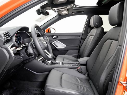 Used 2023 Audi Q3 2.0T Premium Plus w/ Premium Plus Package image 6