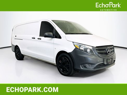 Used 2021 Mercedes-Benz Metris image 1