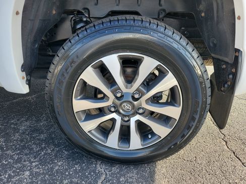 Used 2018 Toyota Tundra Limited image 29