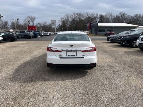 Used 2025 Toyota Camry SE image 4